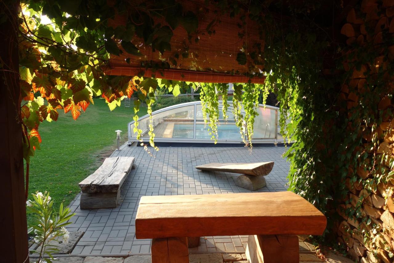 Pod Lipou Hotel Dolni Brusnice Exterior photo