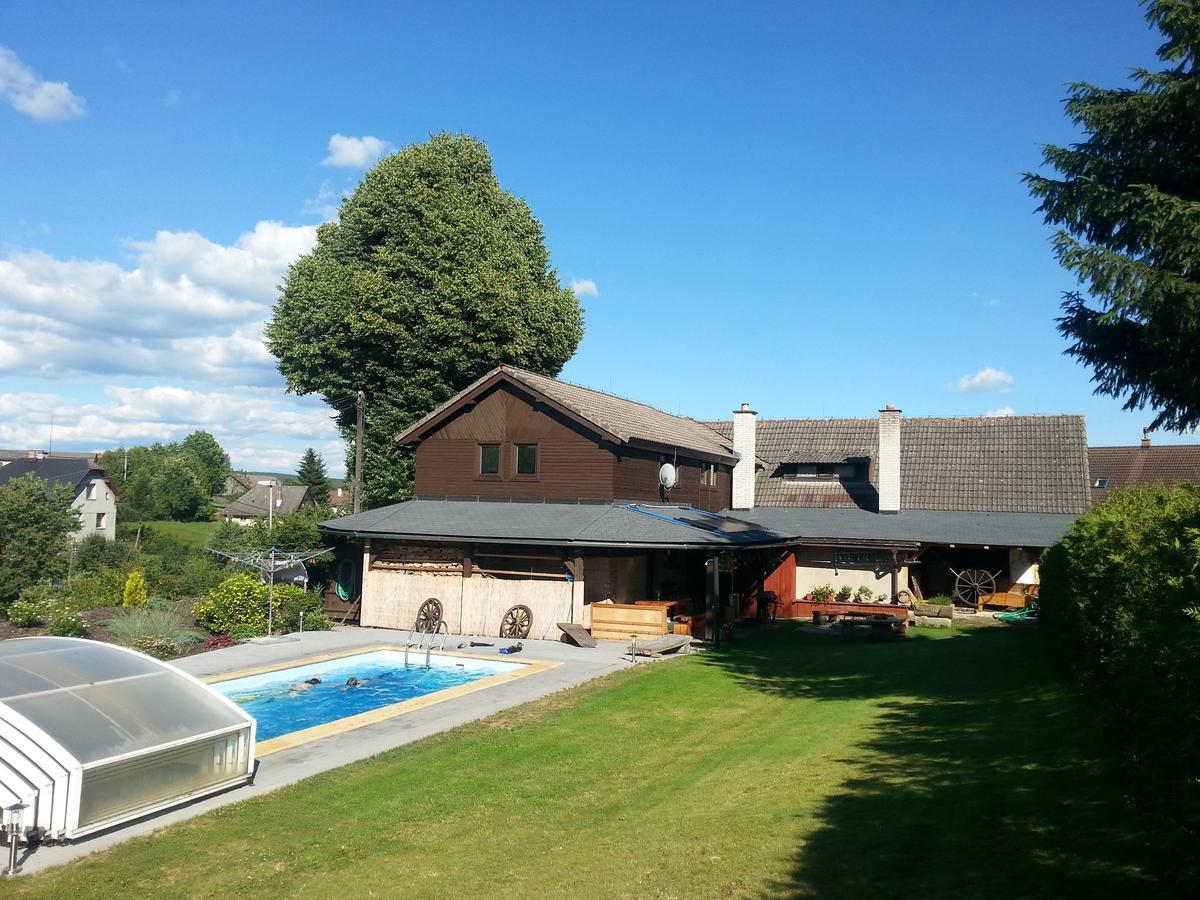 Pod Lipou Hotel Dolni Brusnice Exterior photo